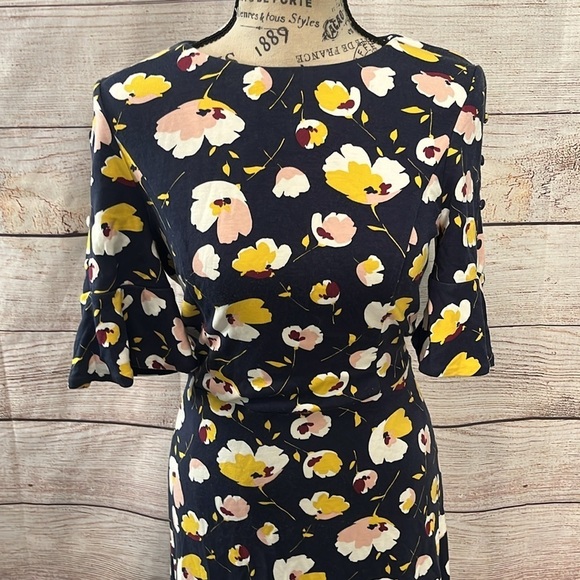 Boden “Alexis” Floral Dress Fluted Sleeves Button Detail Navy Size 6 Lined - Picture 3 of 11